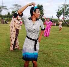 Lomba Sepakbola Joget Sambut Semifinal Piala Eropa