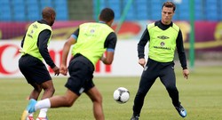 Parker Tak Sabar Hadapi Pirlo