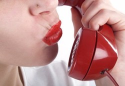 Bujuk Orang Agar Mau Pakai Kondom dengan Suara Rintihan di Smartphone