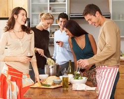 Single di Antara Teman yang Sudah Menikah? Ini Cara Menyikapinya