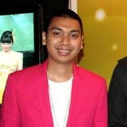 Rayi RAN Main Drum Sambil Nge-rap di Black Mild Urban Culture