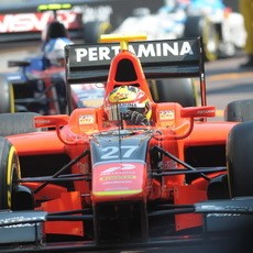 Rio Haryanto Finis Kelima di Feature Race