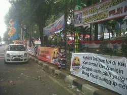 Pendukung Cagub DKI Bubar, Jl Kebon Sirih Lancar Tapi Bak Lautan Sampah