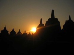Tidak Hanya Candi, Sunrise di Borobudur Juga Menakjubkan
