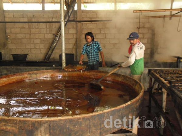 Mengolah Nira Menjadi Rupiah
