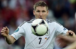 Schweinsteiger Terancam Absen di Semifinal