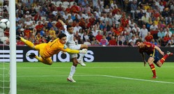 Blanc Sesalkan Gol Pertama Spanyol