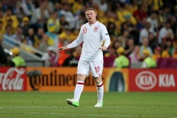 Kritik Capello, Rooney Dikecam