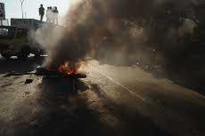 Tolak Kunjungan Wapres, Mahasiswa UMI Makassar Bakar Foto Boediono