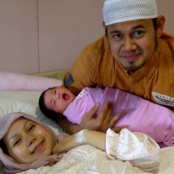 Ustad Guntur Bumi & Puput Melati Tak Bisa Jauh dari Anak