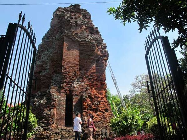 Wisata ke Candi-candi di Sidoarjo