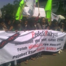 Keluhkan Pelayanan RSHS, Puluhan Orang Demo di Gedung Sate