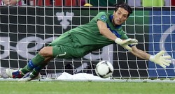 Buffon Masih Kokoh di Bawah Mistar