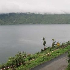 Bukan Pemandangan Biasa di Danau Bawah, Sumatera Barat