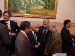 Hatta Rajasa Bertemu Bos Sukhoi di Moskow