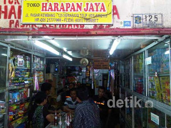 Toko Kembang Api di Pasar Kembang Dibobol