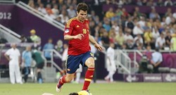 Perankan False 9, Fabregas Tak Mau Dibandingkan dengan Messi