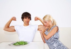 Ini yang Bikin Otot Popeye Besar Setelah Makan Bayam