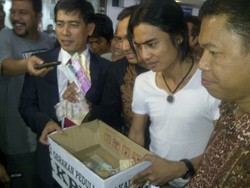 Lagu Charly Setia Band untuk Koruptor