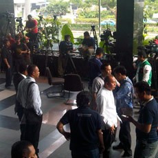  Anas Diperiksa, Lobi KPK Jadi Studio Mini