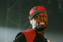Mobil Yang Dikendarai 50 Cent Ditabrak Truk