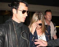 Jennifer Aniston Tunangan Setelah Liburan Bareng Pacar?