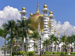 Wisata Sambil Menonton Lomba Baca Al Quran di Malaysia, Kenapa Tidak?