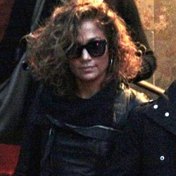 Takut Kuman, Jennifer Lopez Tak Mau Sembarangan ke Toilet