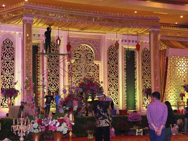 Mewahnya Dekorasi Pesta Pernikahan Nassar KDI