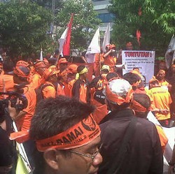 Ingin Lebih Sejahtera, Ratusan Pegawai PT Pos Geruduk Kemenkominfo