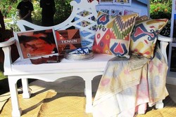 Wisata & Belanja Kain Cantik di Kampung Tenun Garut