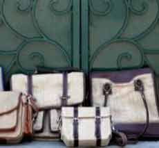 Berawal Ospek, Vani Bikin Tas Karung Modis