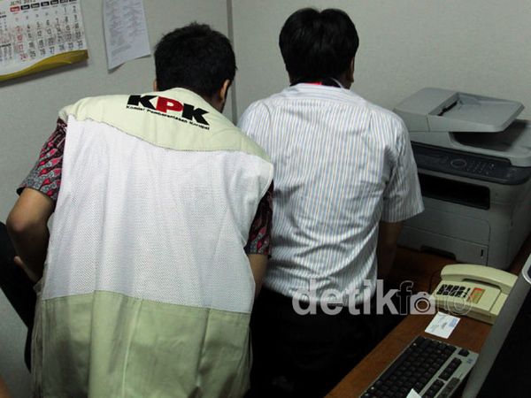 KPK Cari Bukti Korupsi Al Quran di DPR