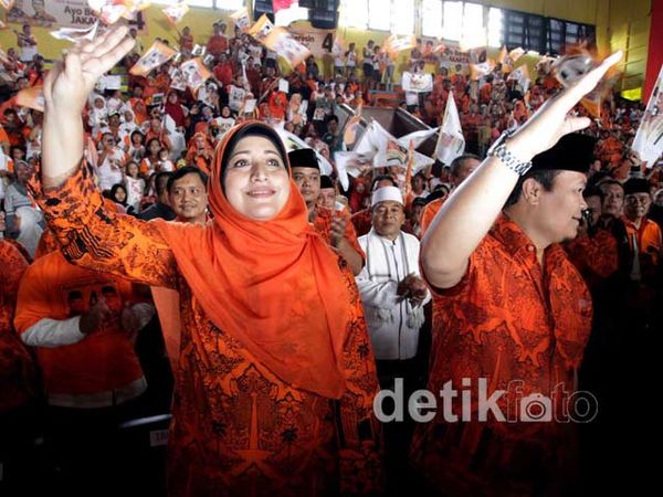 Ribuan Orang Padati Kampanye Hidayat-Didik