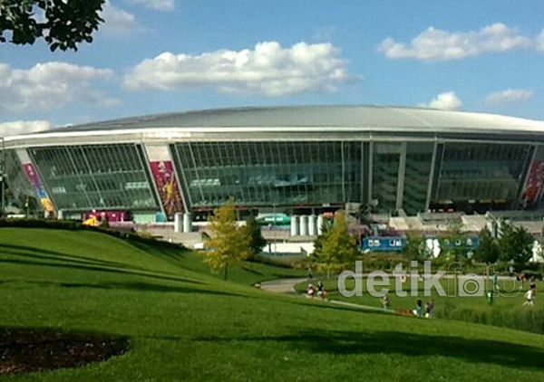 Indahnya Donbass Arena