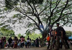 Ramai Kampanye Cagub, Sebagian Warga Jakarta Pilih Liburan di Ragunan