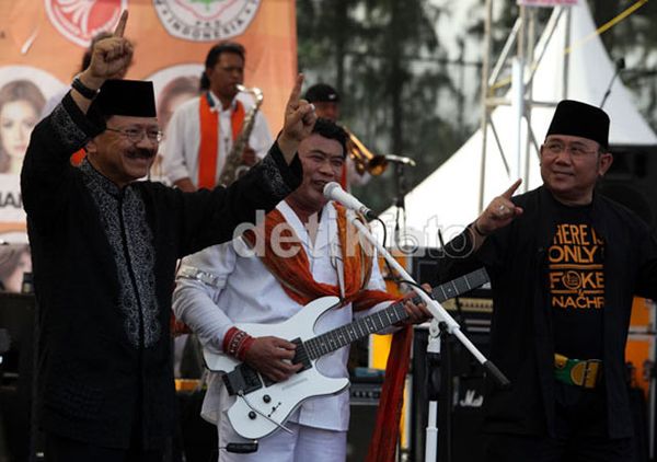 Rhoma Irama Meriahkan Kampanye Foke-Nara