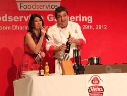 Dua Koki Internasional Unjuk Kebolehan Di Depan Ahli Kuliner!