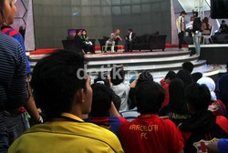 Beginilah suasana acara yang dihadiri oleh Guardiola itu, ramai dengan fans yang mengenakan kostum Barcelona.