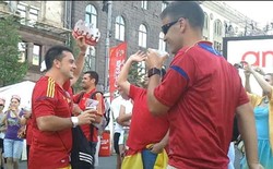 Fans Italia dan Spanyol Sudah Panaskan Fan Zone Kiev