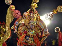 Meriahnya Solo Batik Carnival
