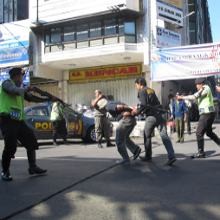 Polisi Gelar Simulasi Perampokan Bank