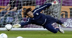 Buffon Sebut Italia Punya Mentalitas yang Unik