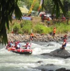 Kapinis Bandung Masih Memimpin Kejurnas Arung Jeram Muaraenim