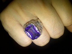 Hobi Unik Anggota DPR, Koleksi Batu Mulia Kecubung Hingga Merah Delima