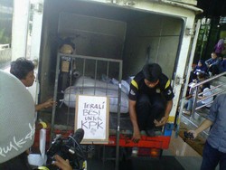 Pintu Terali Besi pun Disumbangkan untuk Gedung Baru KPK