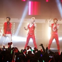 Gelar Pameran untuk Fans Berbayar, JYJ Gelontorkan Rp 30 M