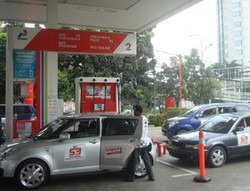 Pertamina dan Shell Turunkan Harga BBM