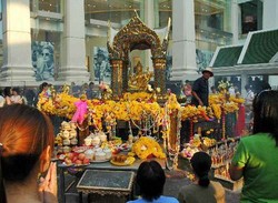 Ini Dia Tempat Minta Jodoh di Thailand
