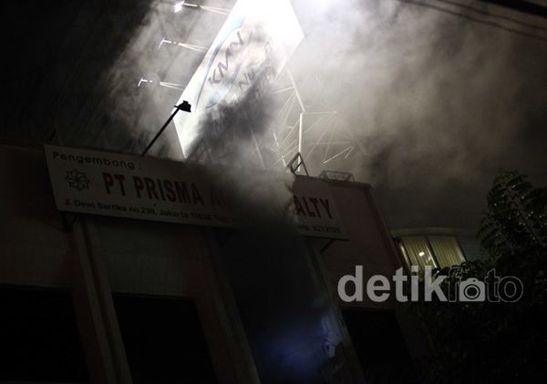 Ruko di Jalan Dewi Sartika Terbakar